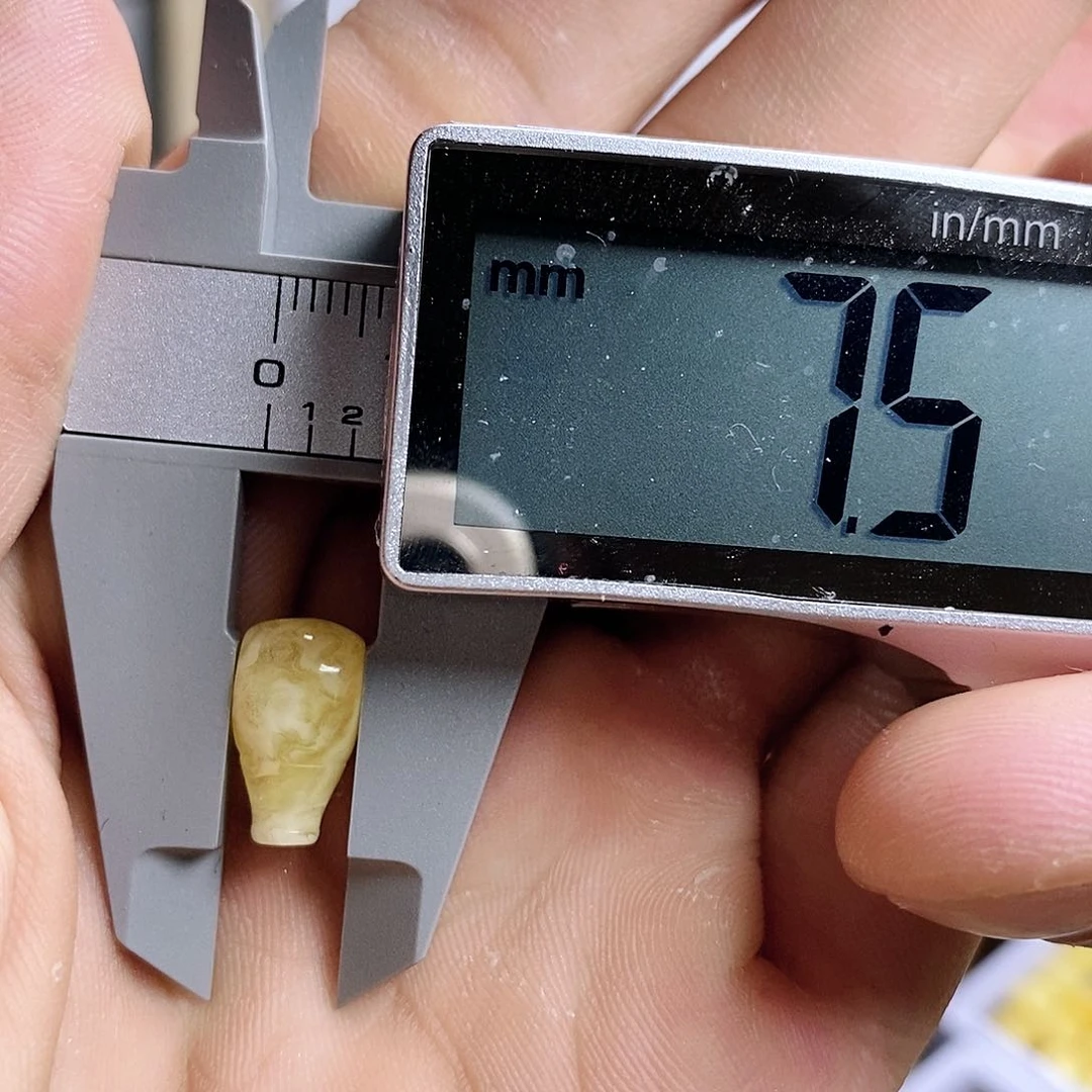 未镶嵌吊坠(不含链)蜜蜡