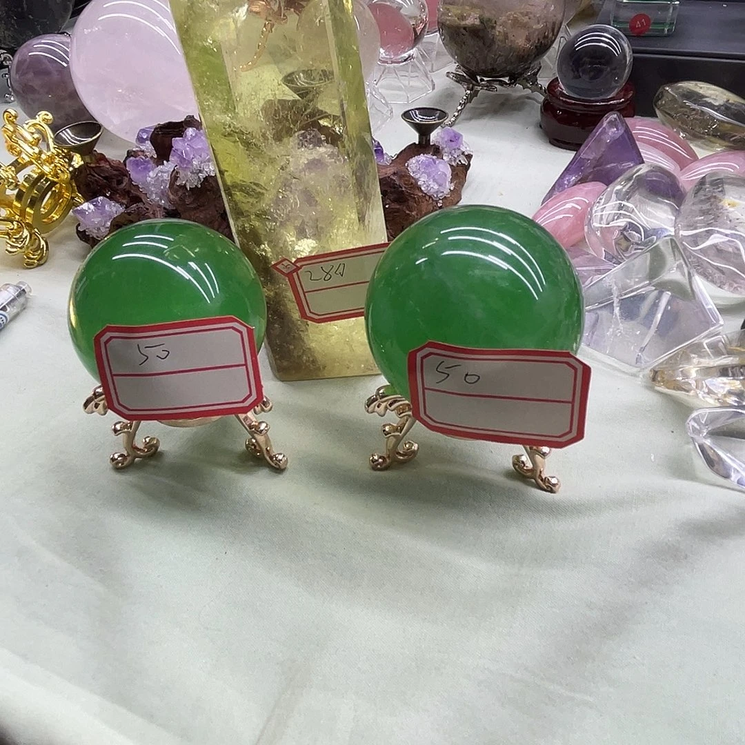 天然绿荧石球球摆件