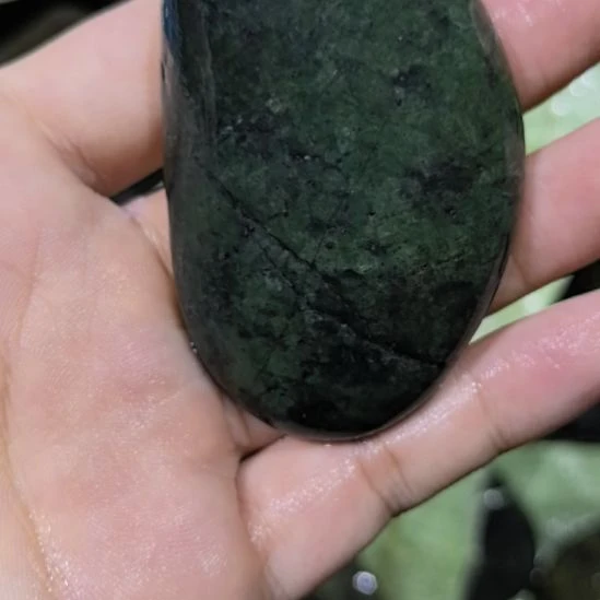 怡***然有机玻璃藏玉药王石原石手把件一个