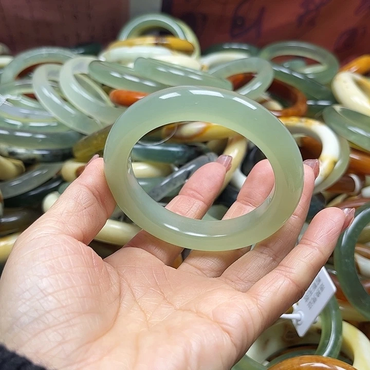 唐***房蛇纹石玉未镶嵌手镯