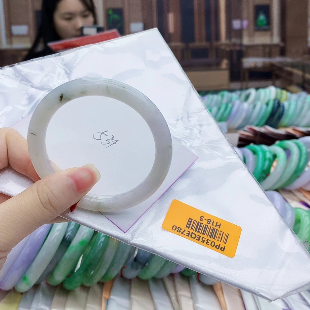 翡翠手镯未镶嵌bhjhhhhjhh