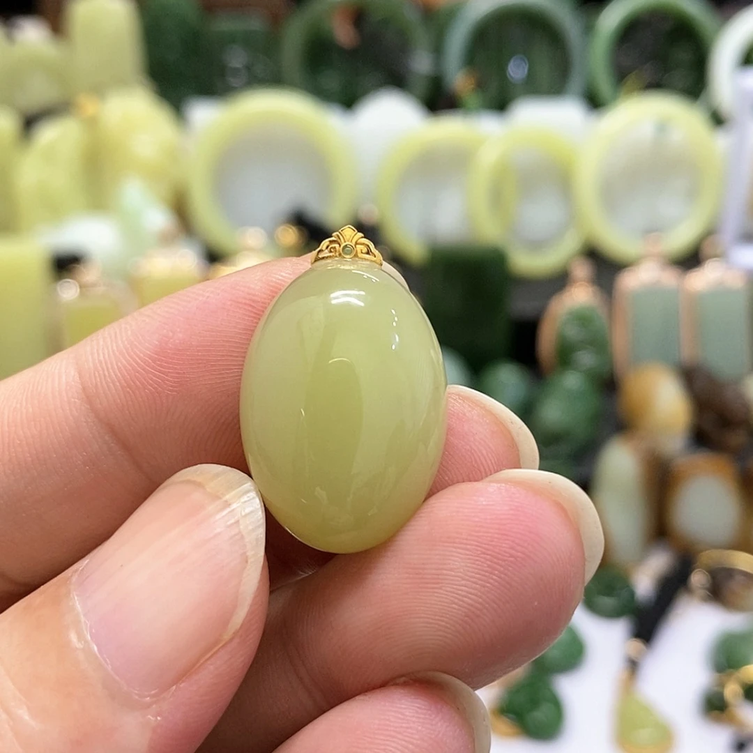 【闪购商品】和田玉18K金镶嵌颈饰