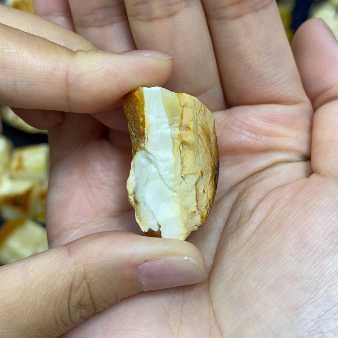定制琥珀未镶嵌蜜蜡