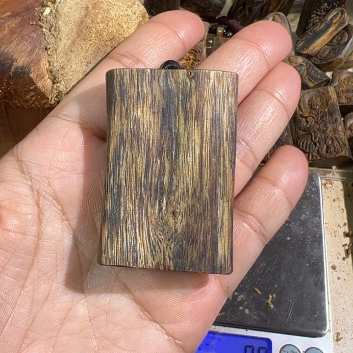 沉香吊坠棋楠沉香乌身吊坠11.8克