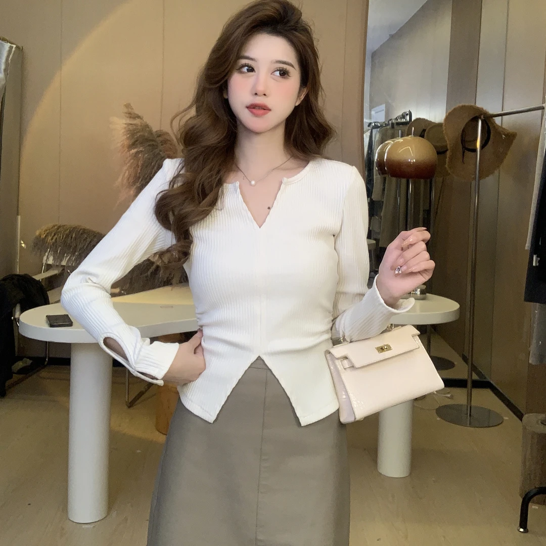 【芝士Cheese】月光舒曼 气质长袖辣妹v领设计感显瘦性感修身衫