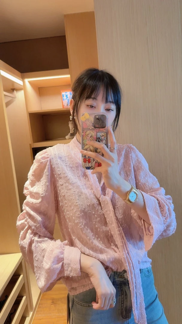 【张静芝】蝴蝶结绑带浮雕花朵粉衬衫