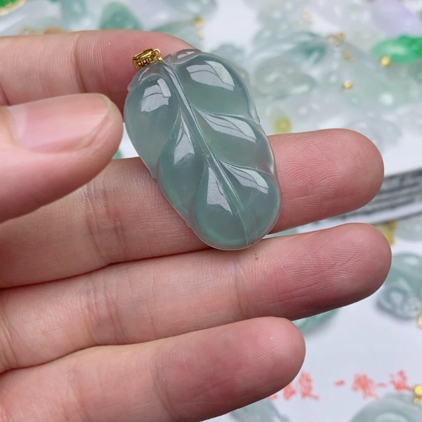 【闪购商品】翡翠吊坠(不含链)18K金镶嵌大叶