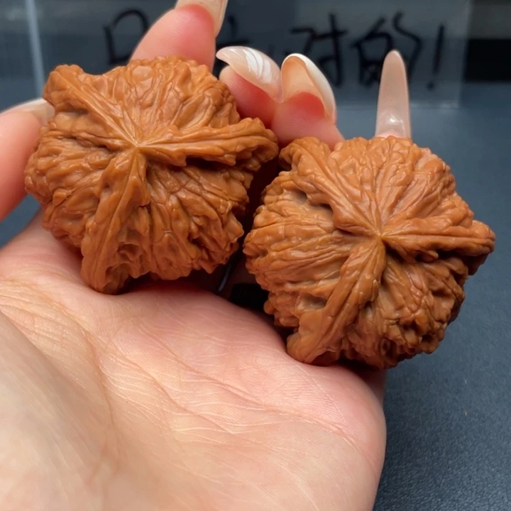 小***猫文玩核桃吊坠白狮子