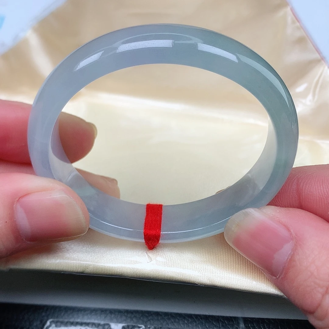 翡翠手镯（贵妃镯）未镶嵌