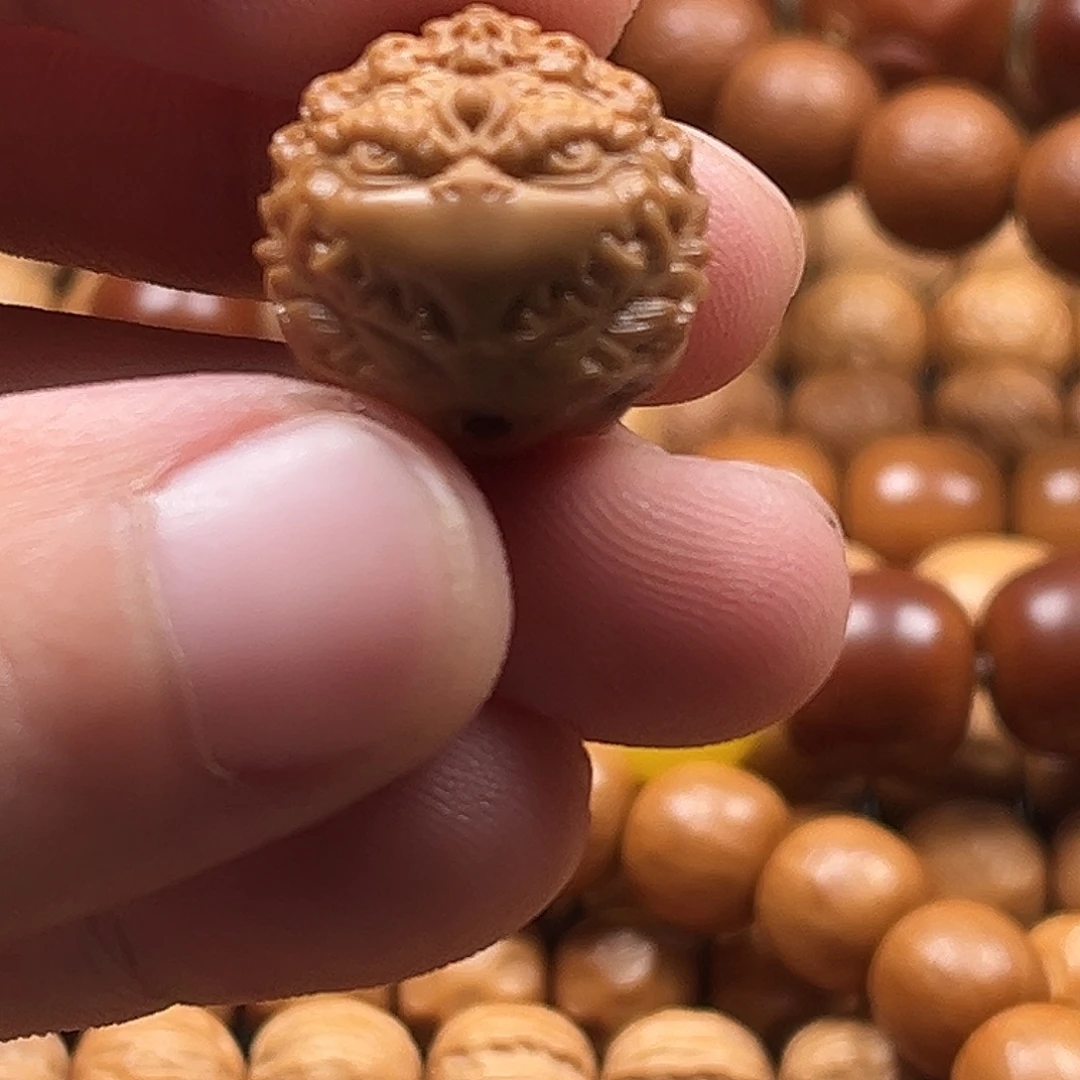 匠***伟手串猴头核桃微瑕大鹏鸟