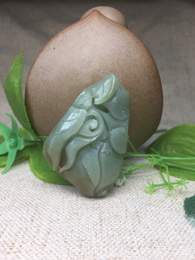 新疆和田玉吊坠挂件