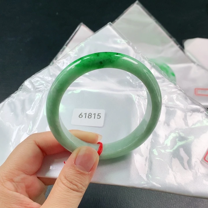 翡翠手镯未镶嵌03。
