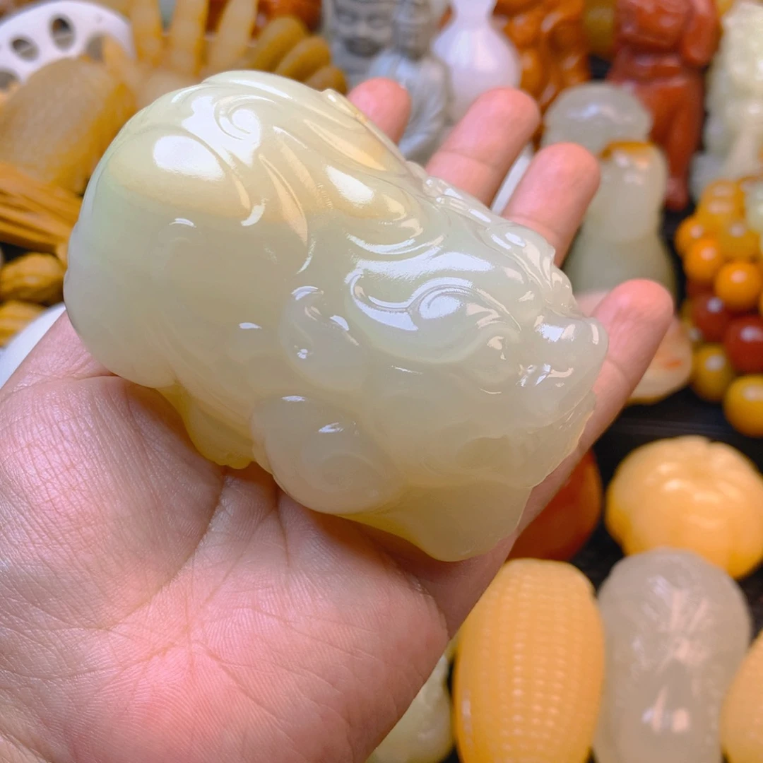 V****a新疆五彩石貔貅