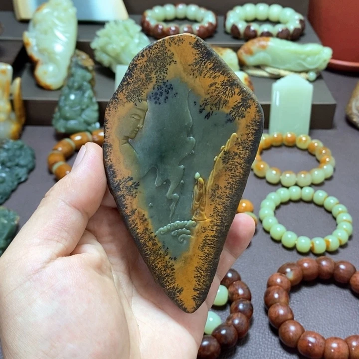 岫岩河磨玉（透闪石质玉）未镶嵌摆件一心向佛