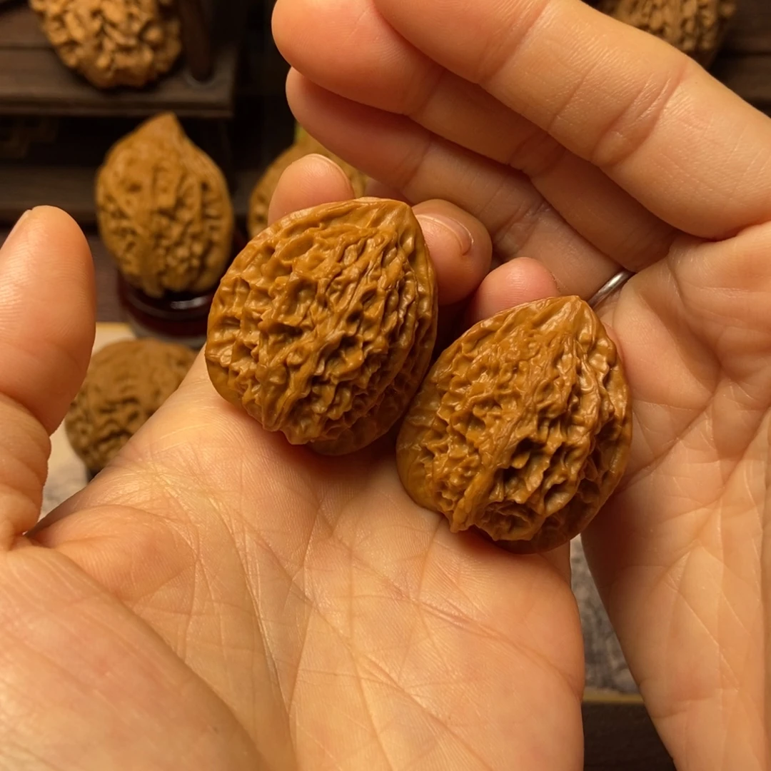 文玩核桃把件全品野生鸡心33