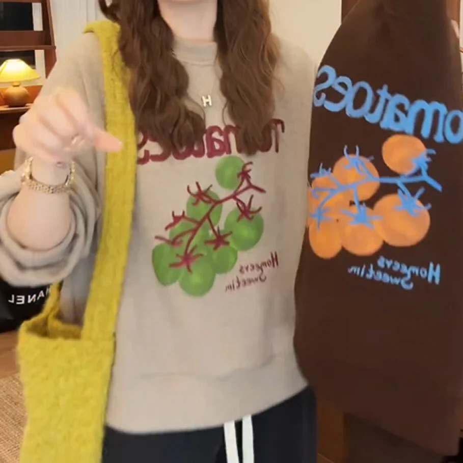 设计感番茄刺绣圆领卫衣女2025新款秋季百搭休闲慵懒风长袖上衣
