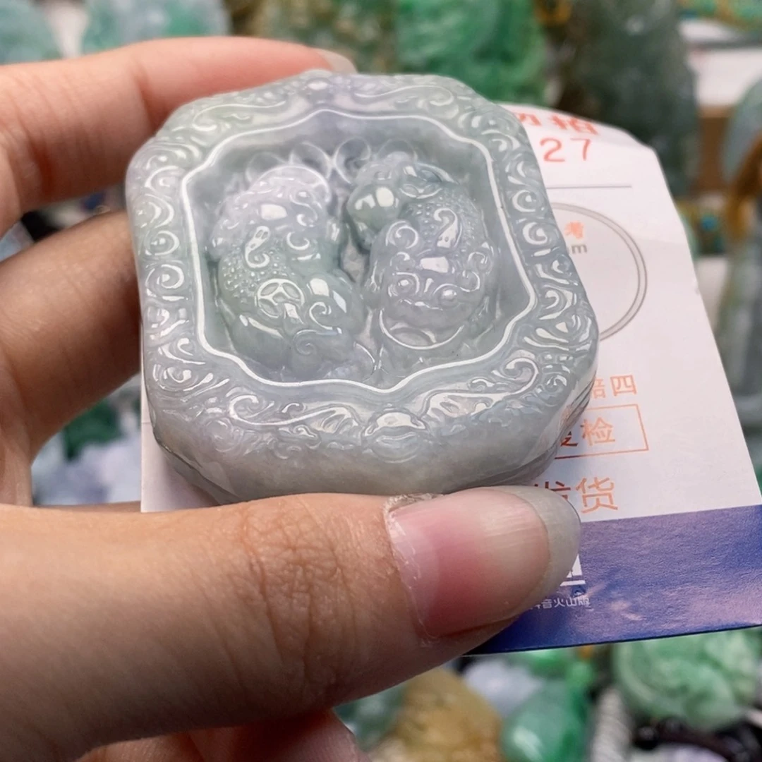 吊坠(不含链)未镶嵌翡翠