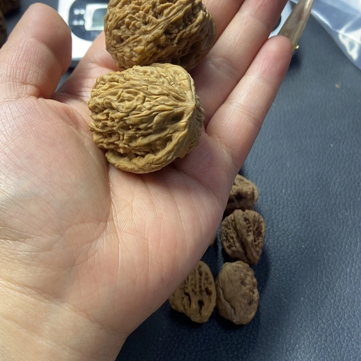 文玩核桃吊坠L***顽南疆