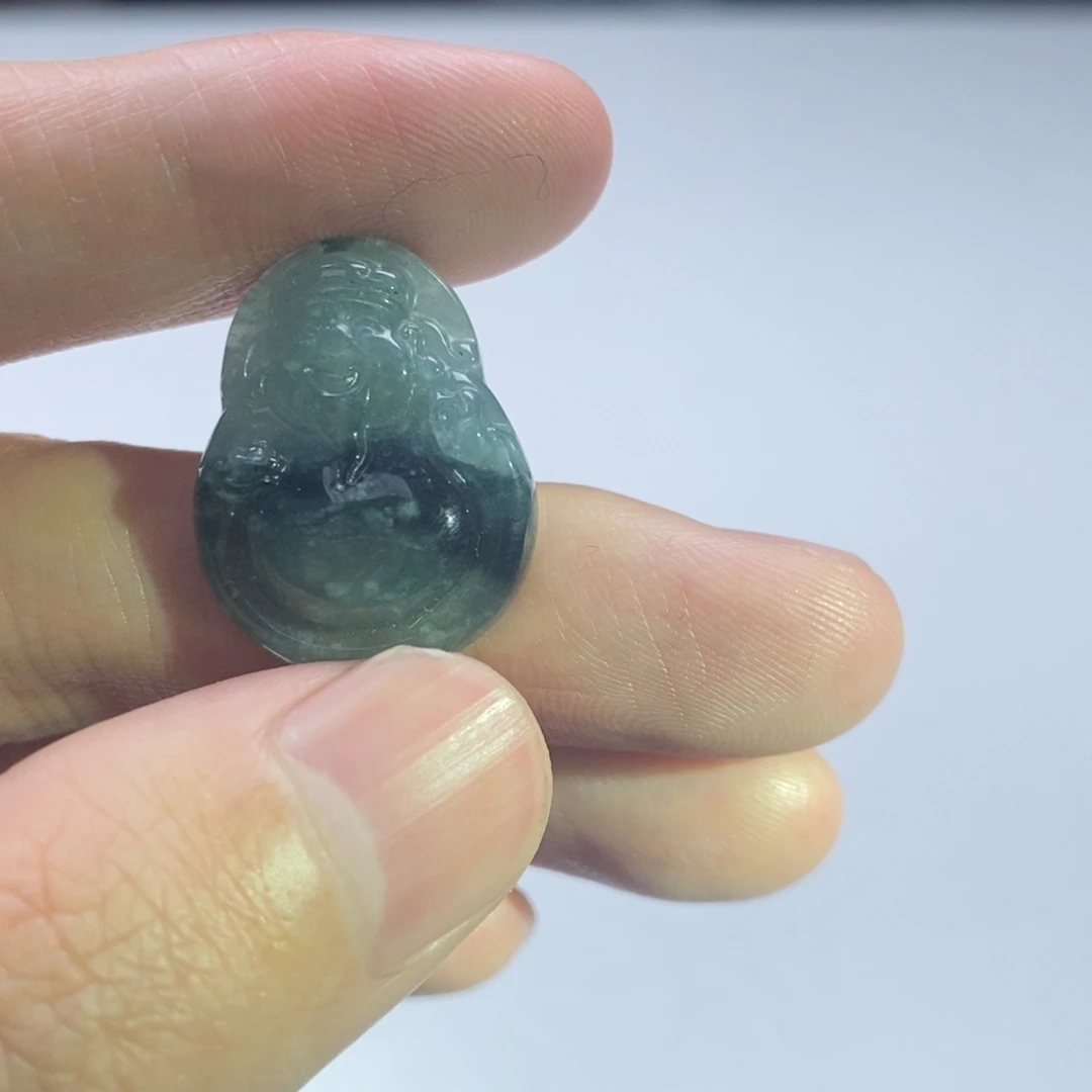 翡翠未镶嵌颈饰翡翠多其样发其一