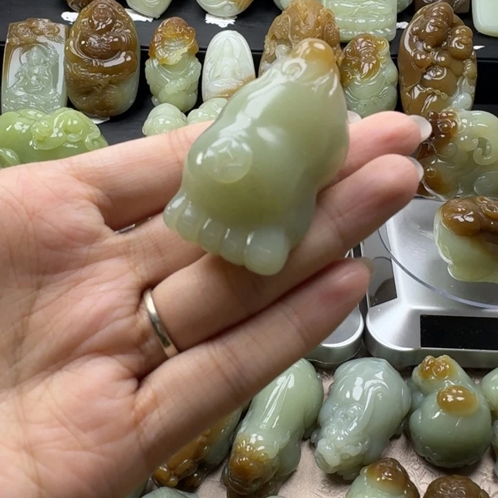 和田玉未镶嵌挂件