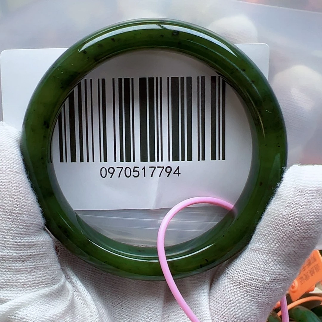 和田玉未镶嵌手镯包容