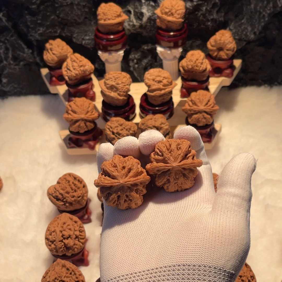 吊坠文玩核桃全品红皮毕业球形大粗筋核桃尺寸43