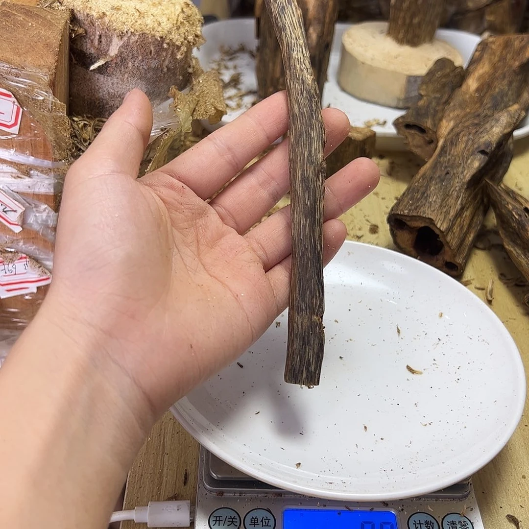 木绿奇楠虫漏8克原材料