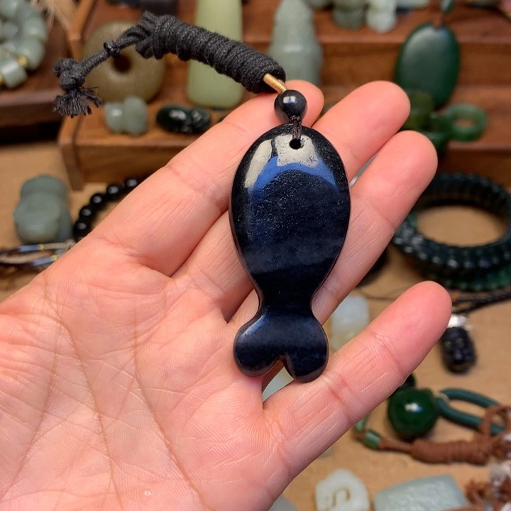 西***0和田玉未镶嵌颈饰