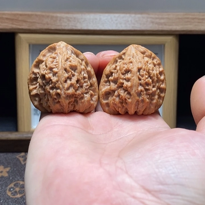 吊坠文玩核桃南疆有黄40/37/41