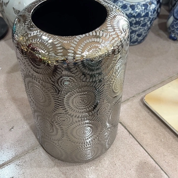 瓷片瑕。。。。。。。。。。。。。？？？