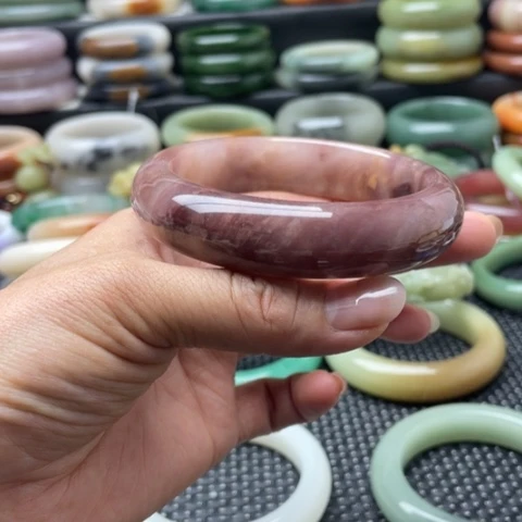 石英岩玉未镶嵌手镯