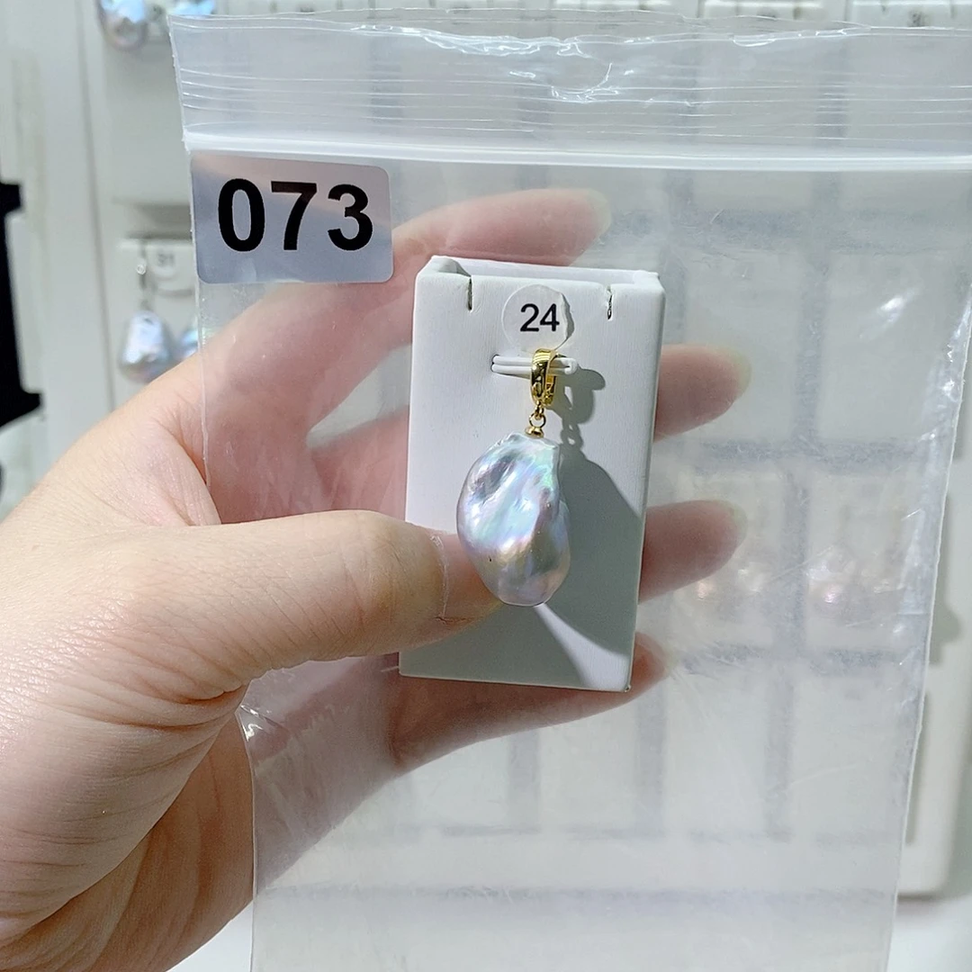 淡水珍珠合金颈饰