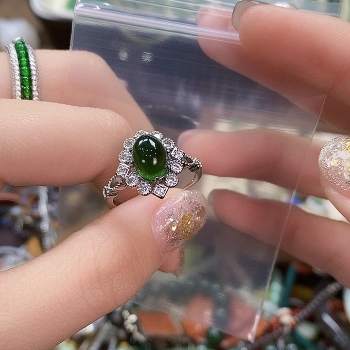 ***花和田玉未镶嵌手镯