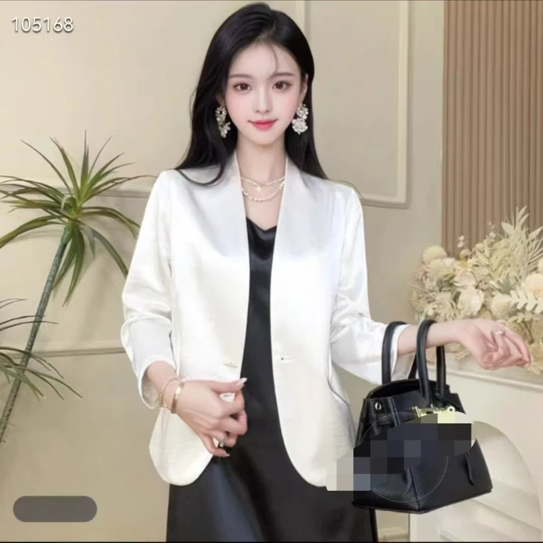 2025新款光泽感高档小西装一粒扣九分袖西服设计感轻奢洋气8010#