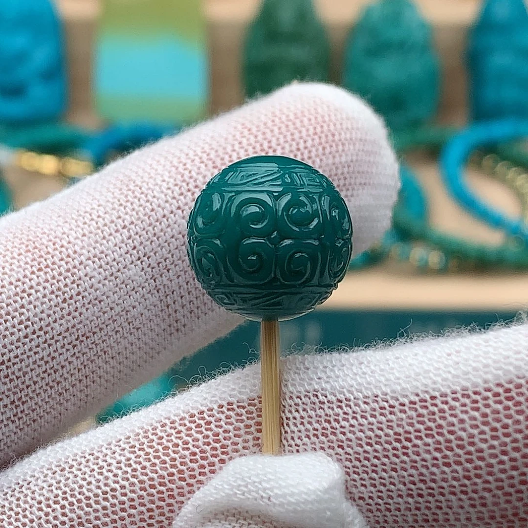 绿松石未镶嵌颈饰