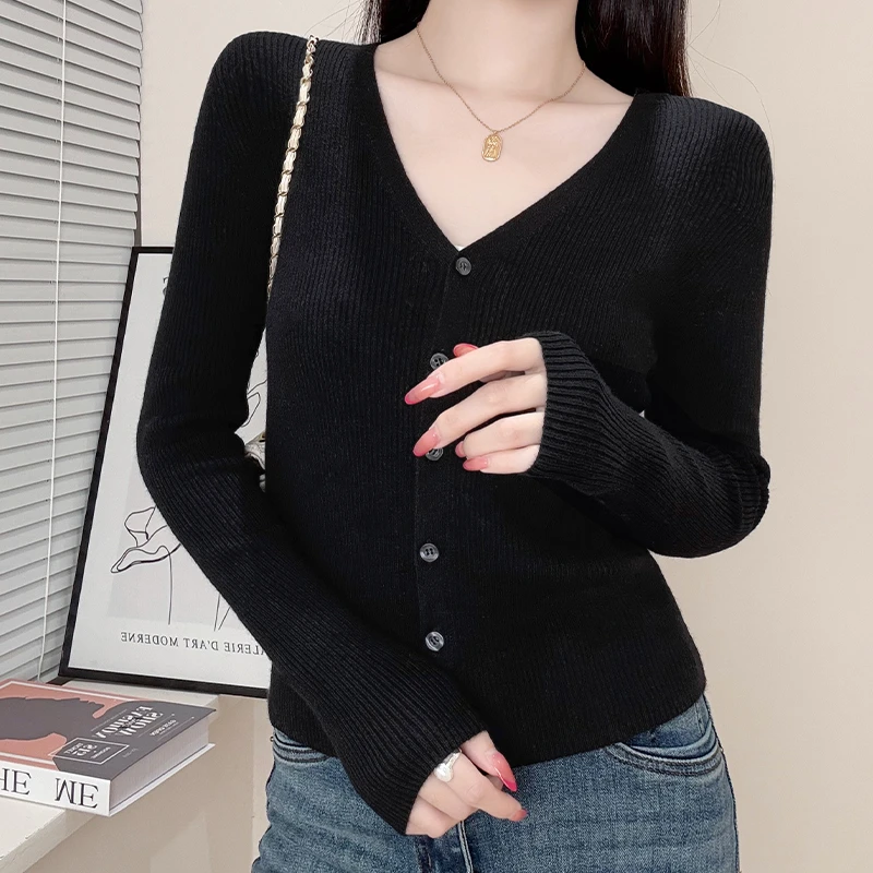 别致时髦黑色修身长袖针织开衫2025新款软糯亲肤V领外搭上衣女