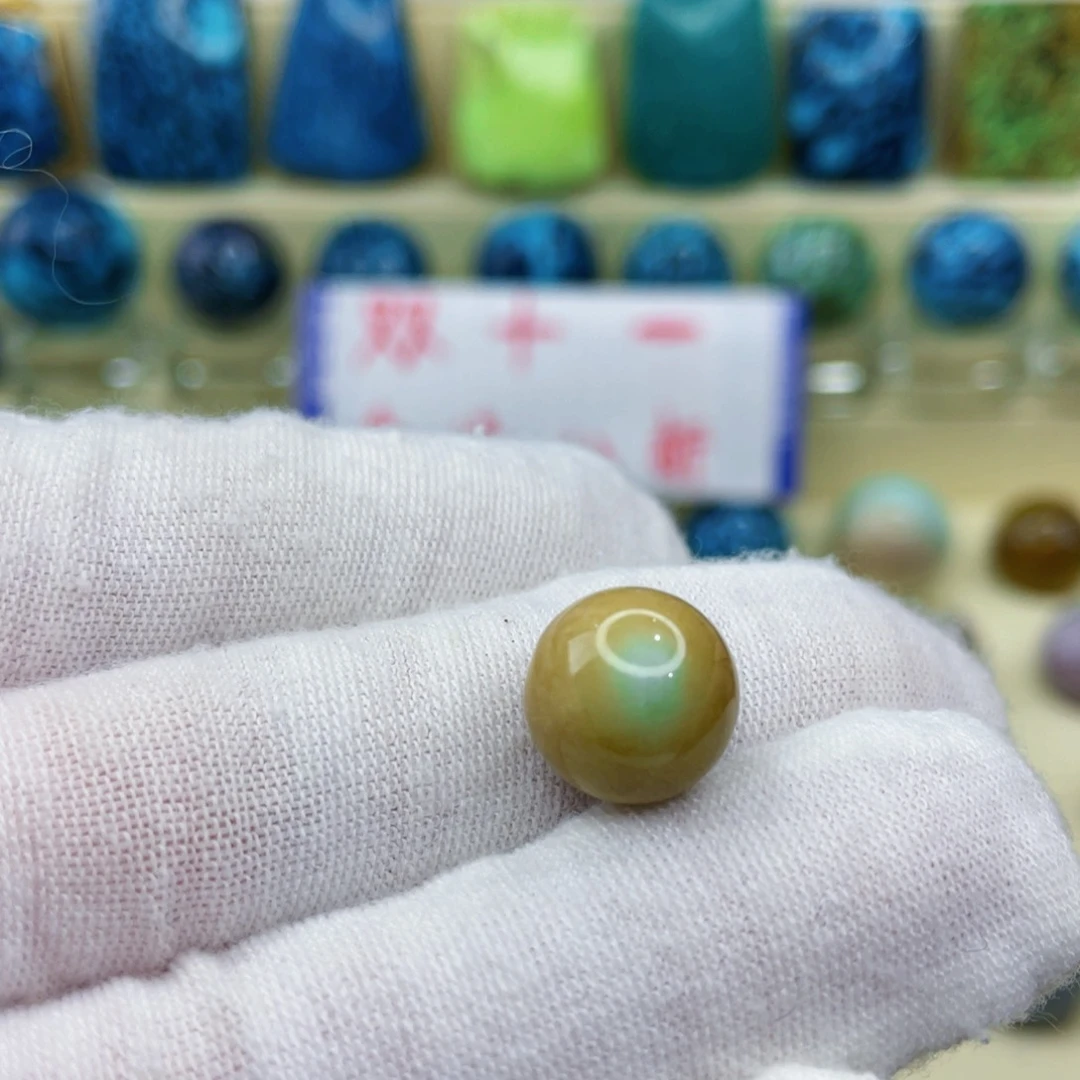 未镶嵌绿松石颈饰