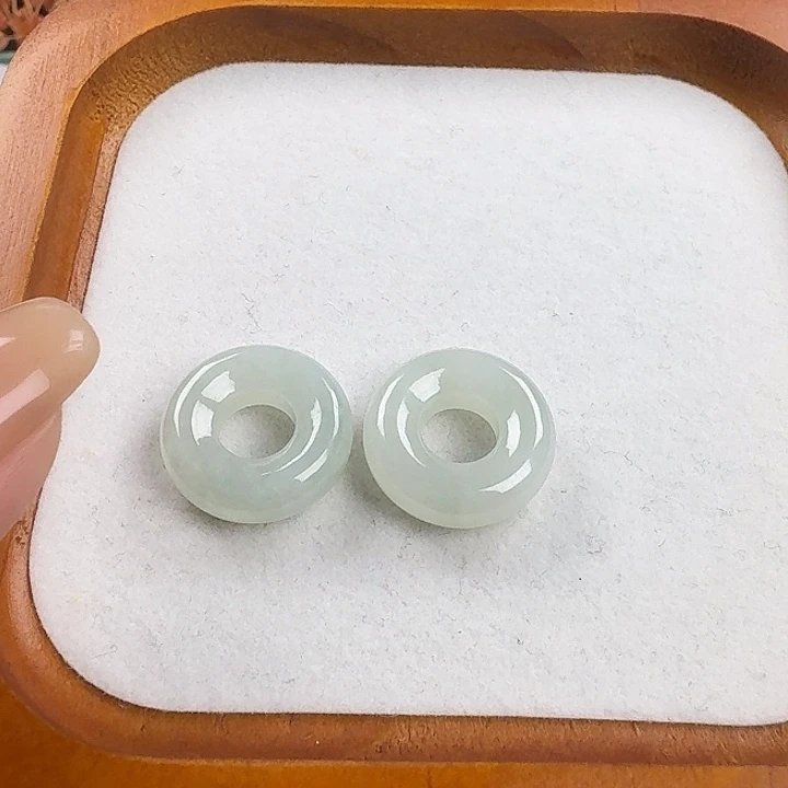 翡翠未镶嵌颈饰111