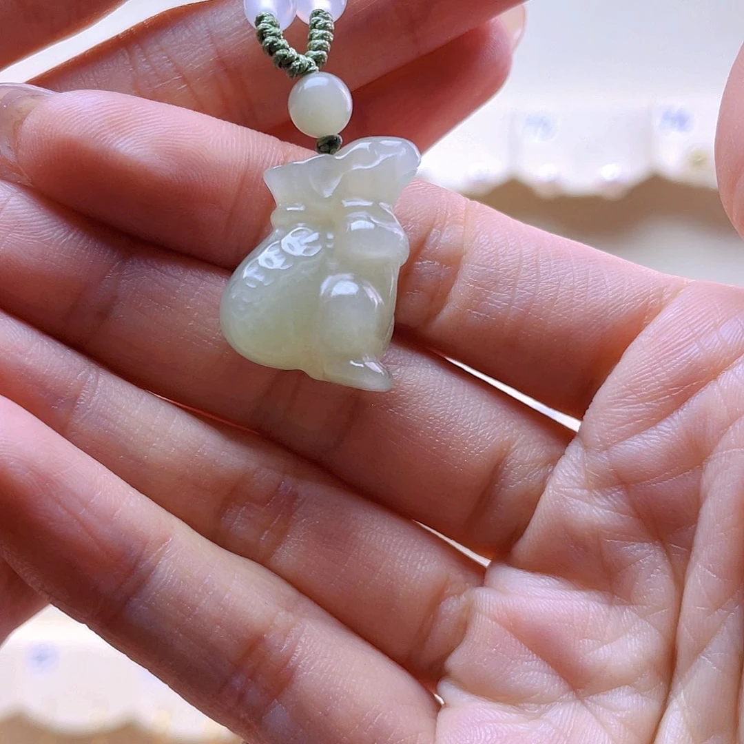 和田玉吊坠(赠链)未镶嵌图*贝