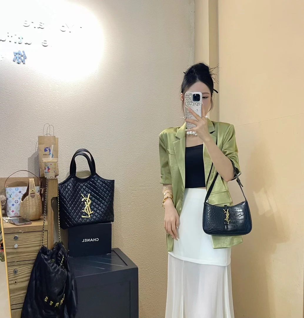 薄款醋酸缎面蕾丝拼接西装短袖夏季新款高级感洋气轻奢百搭气质