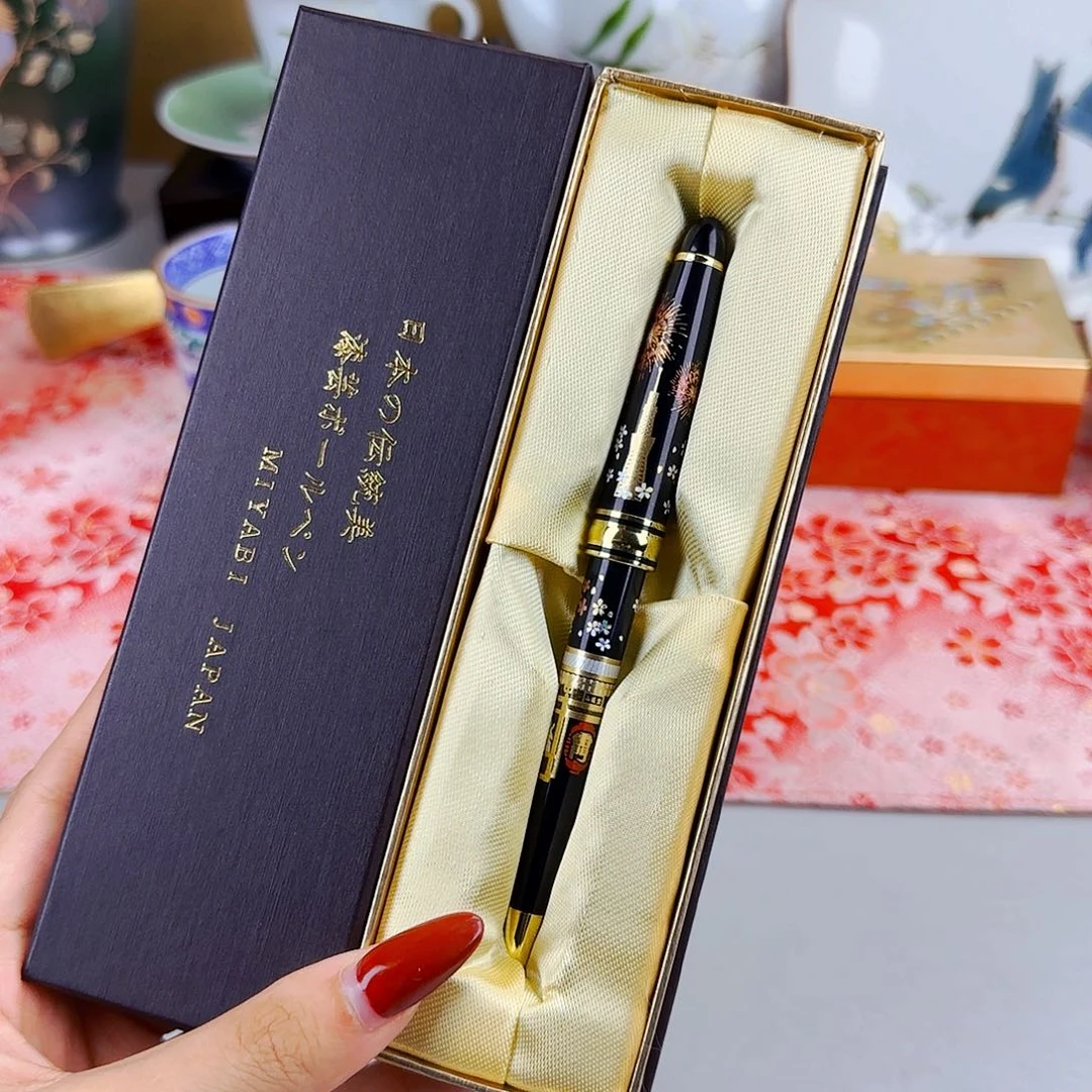 他家茶具瓷器真美！