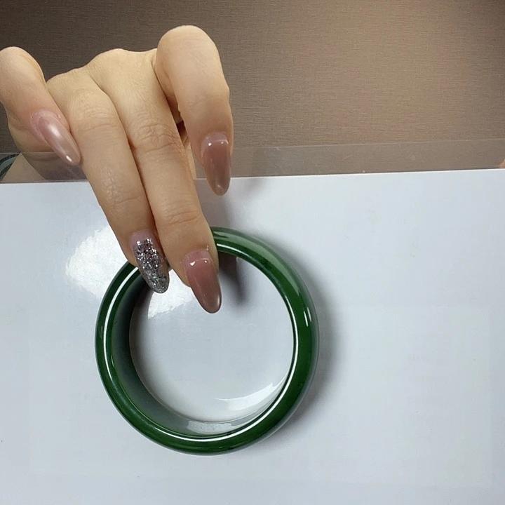 吉***乐和田玉未镶嵌手镯