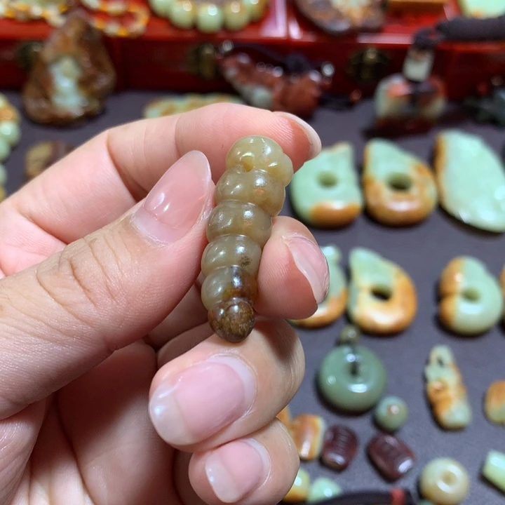 岫岩河磨玉（透闪石质玉）未镶嵌颈饰