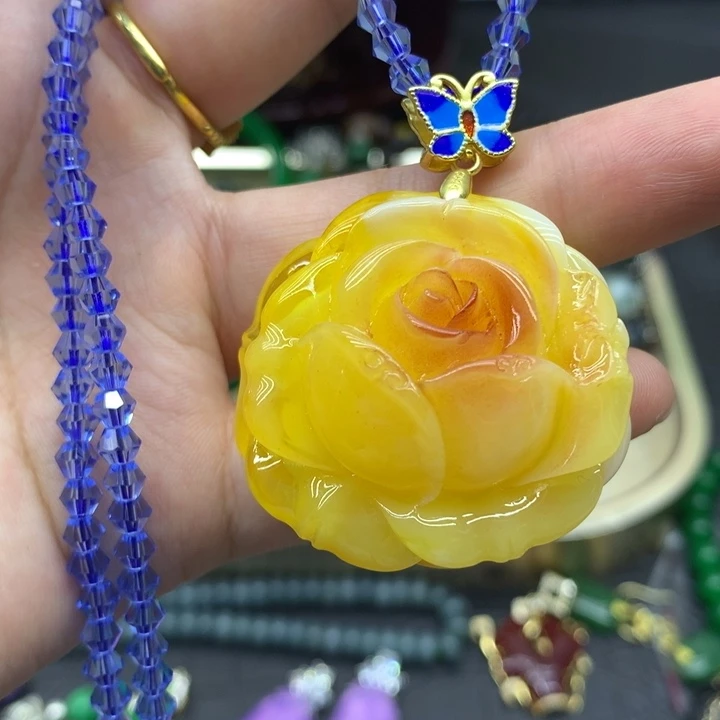 未镶嵌颈饰蜜蜡吊坠