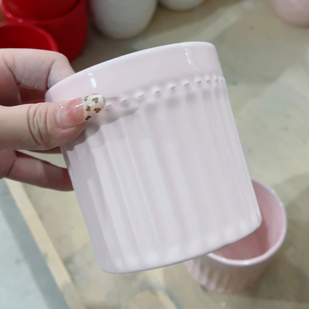 有孔，陶瓷花盆满10米包邮发货。