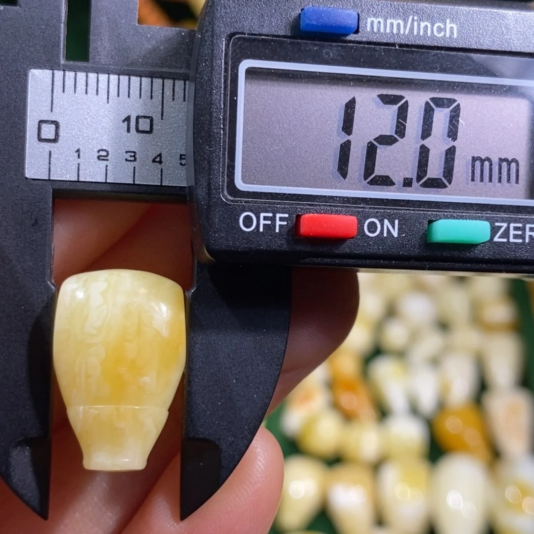 蜜蜡未镶嵌裸石配饰