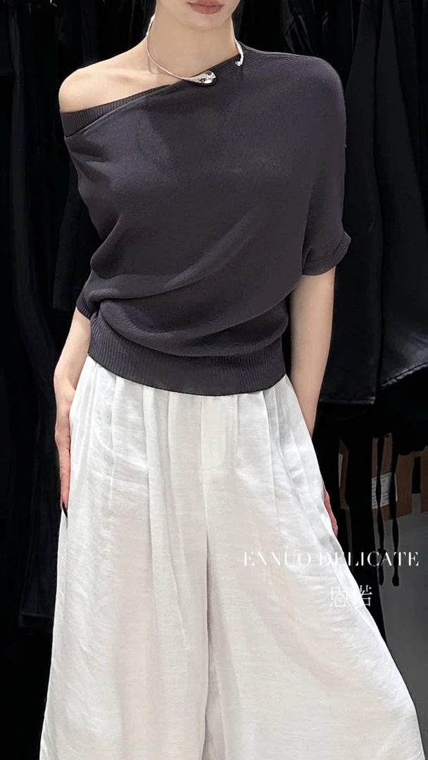 恩诺不规则拉肩显瘦上衣 8700