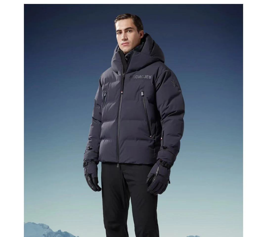全新未使用 MONCLER 盟可睐/GG/Fellberg男士黑色羽绒服 福利款