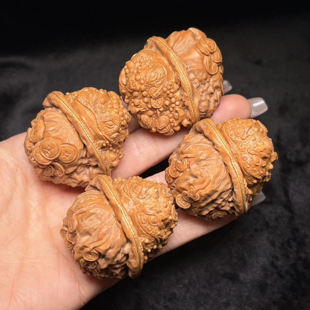 【曹掌柜精选】26 G23107-核桃雕刻金蟾-多样性发一件-38mm左右