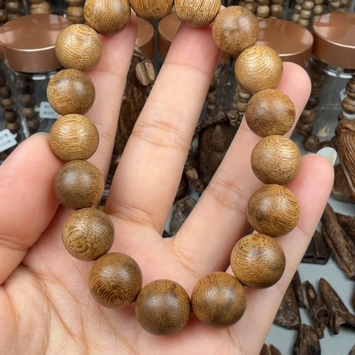 沉香沉香碎屑菩萨棋 1.2*11.9 克